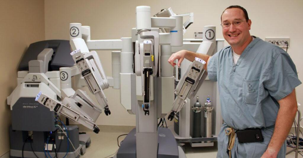 StLukesHealthTX's tweet image. The robotic #WhippleProcedure may be an option for some #PancreaticCancer patients whose tumors haven’t spread to other organs. Learn more with Dr. George Van Buren, a surgeon at Baylor St. Luke’s Medical Center: spr.ly/6016HGKsj

#GITwitter #HoustonHealth