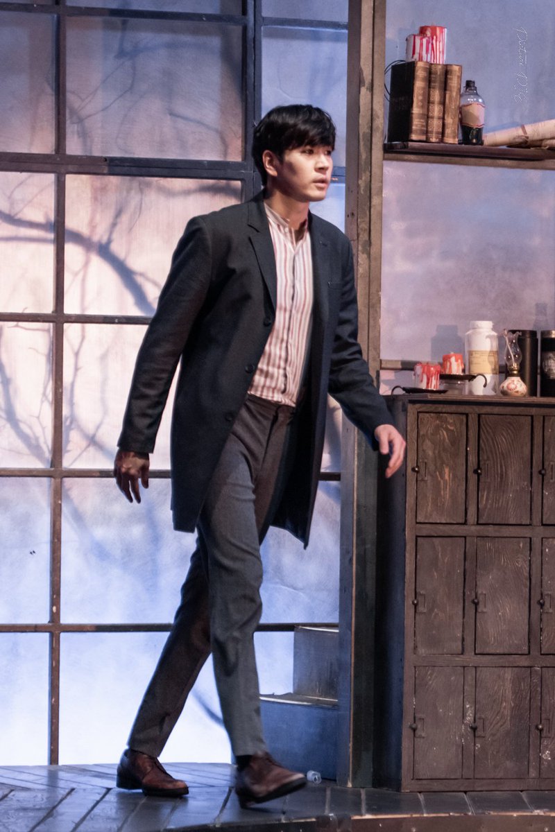 Picture_pie's tweet photo. 201118 뮤지컬 배니싱 커튼콜
김의신 #정민 https://t.co/uJcdwPITyP