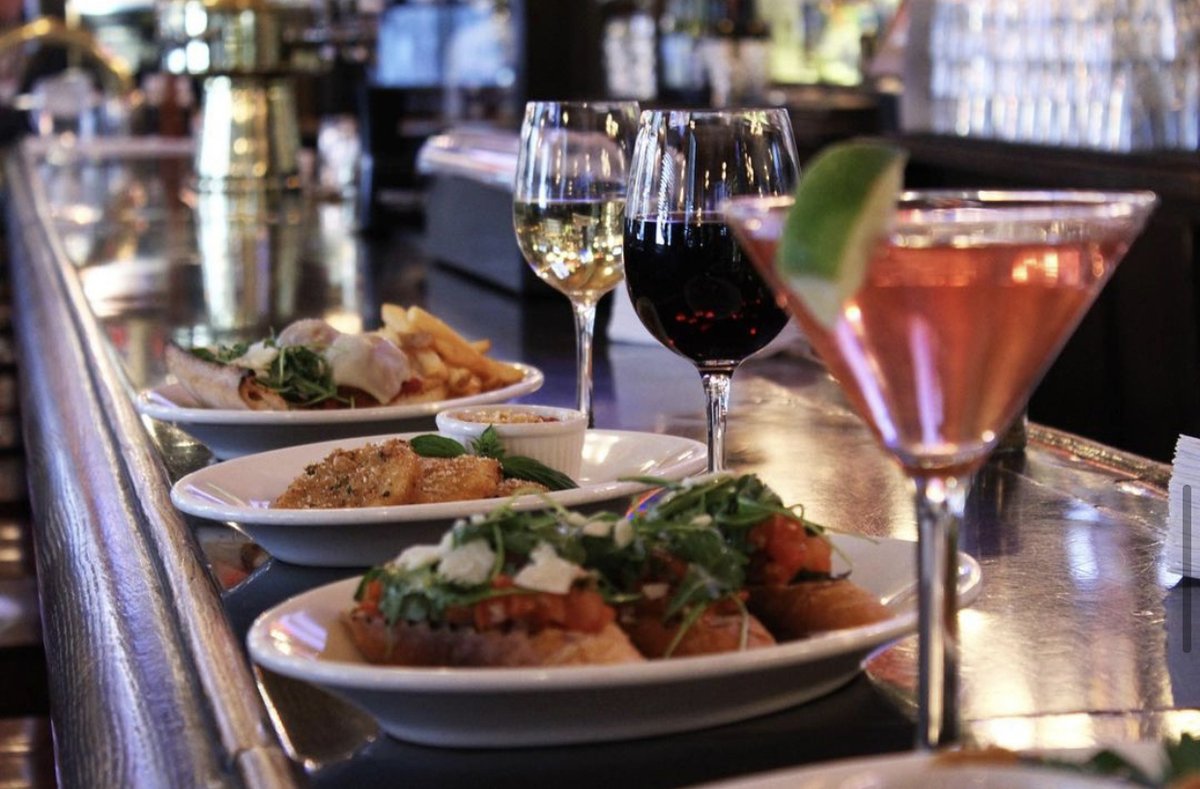 Yorktown Center (@yorktowncenter) on Twitter photo Cheers to the weekend! We'll be here with these delicious eats + must needed drinks from <a href="/HarryCarays/">Harry Caray's</a> at #YorktownCenter 🍝🍷🍸.
#YorktownCenter #YesToYorktown #HarryCarays #Pasta #Dinner #FridayNight Cheers to the weekend! We'll be here with these delicious eats + must needed drinks from <a href="/HarryCarays/">Harry Caray's</a> at #YorktownCenter 🍝🍷🍸.
#YorktownCenter #YesToYorktown #HarryCarays #Pasta #Dinner #FridayNight