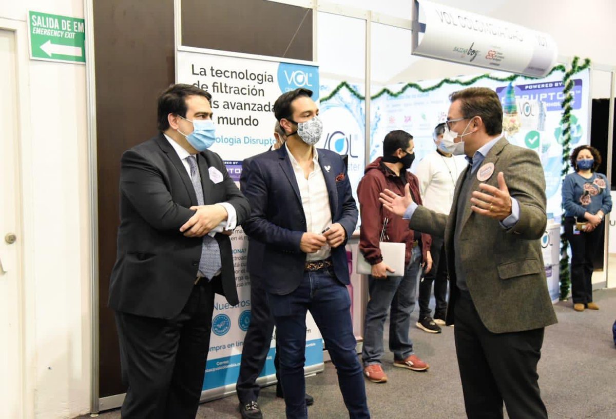 camaracomerbog's tweet photo. Nuestro presidente @NicolasUribe recorre #ElBazzarenlaFeria donde más de 100 emprendedores #Bazzarbog presentan sus productos y servicios en el pabellón 4 de @CorferiasBogota Una oportunidad para reactivar el emprendimiento y el talento local. https://t.co/73tScPyqrv