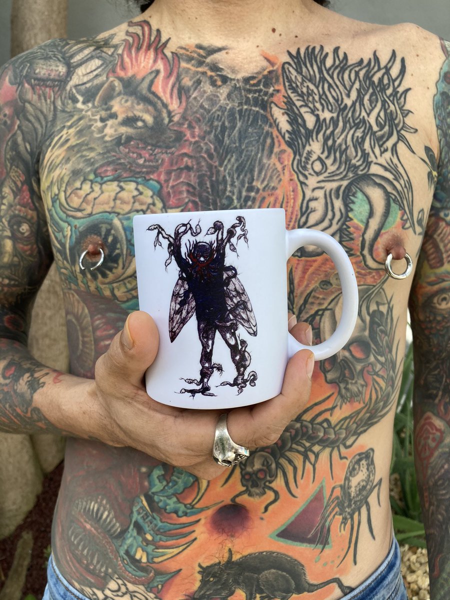 Cada_vericka's tweet photo. Pasen un bonito fin de semana! no olviden que hoy es el último día de descuento de #buenfin para adquirir tus #tazascadavericka 🖤💀🖤
#cadavericka #taza #mug #coffeetime #coffelover #instagood #illustration #tattoo #instamoment #surestecreativo https://t.co/1118aDh0yS