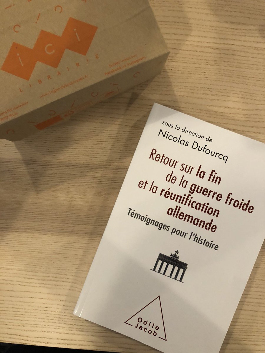 BLegourd's tweet photo. Il ne me manque plus que ta dédicace @NicolasDufourcq !
XP sans couture en click and collect chez @Icigrandsbvd 🙏🏻 https://t.co/3RFy21jxgi