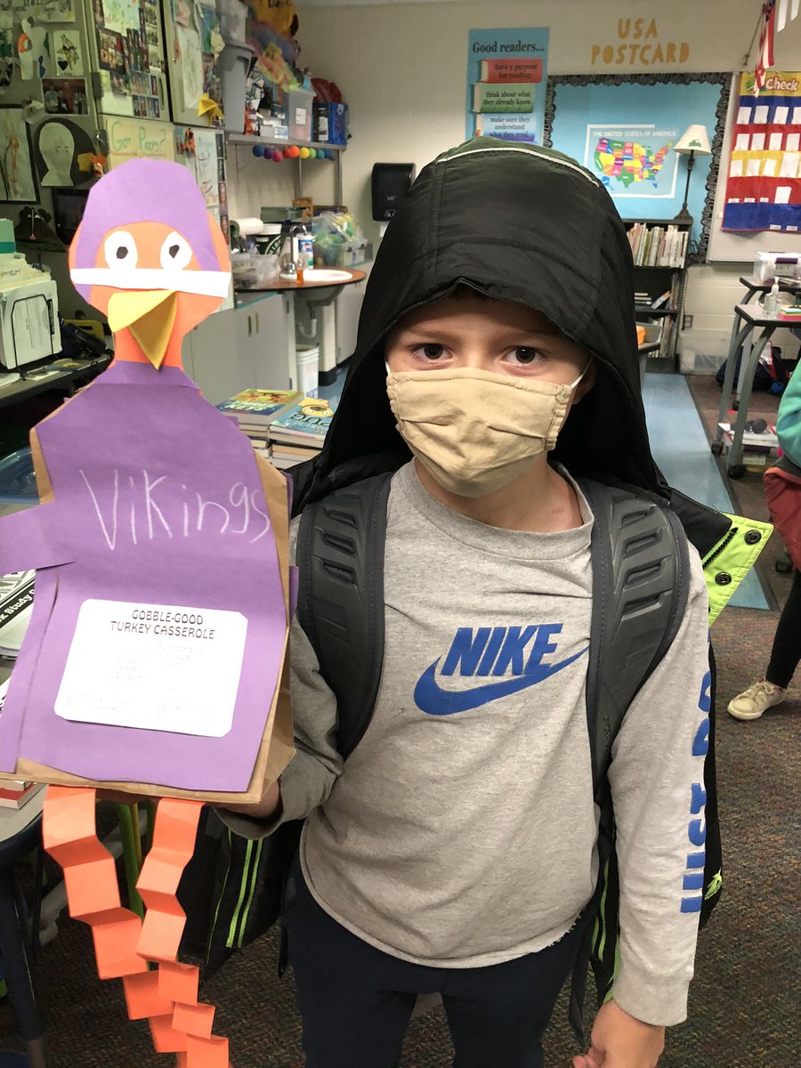 cschliep4's tweet photo. Gobble, Gobble...4th grade turkeys! #cfelem https://t.co/41c2XRzV6T