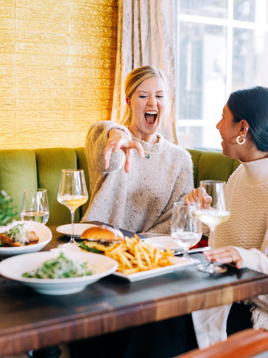 #TFW your fries arrive at the table 🤩
