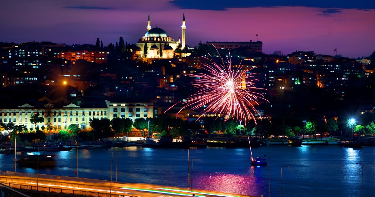 acneducation's tweet photo. Life never stops in Istanbul, one of the most dynamic cities in the world. Streets full of history and culture are filled with fun when the sun goes down. Life in this city is 24/7.
#Istanbul #FoundationProgramme #FoundationProgram #ACNEducation https://t.co/29ffbKoyFy