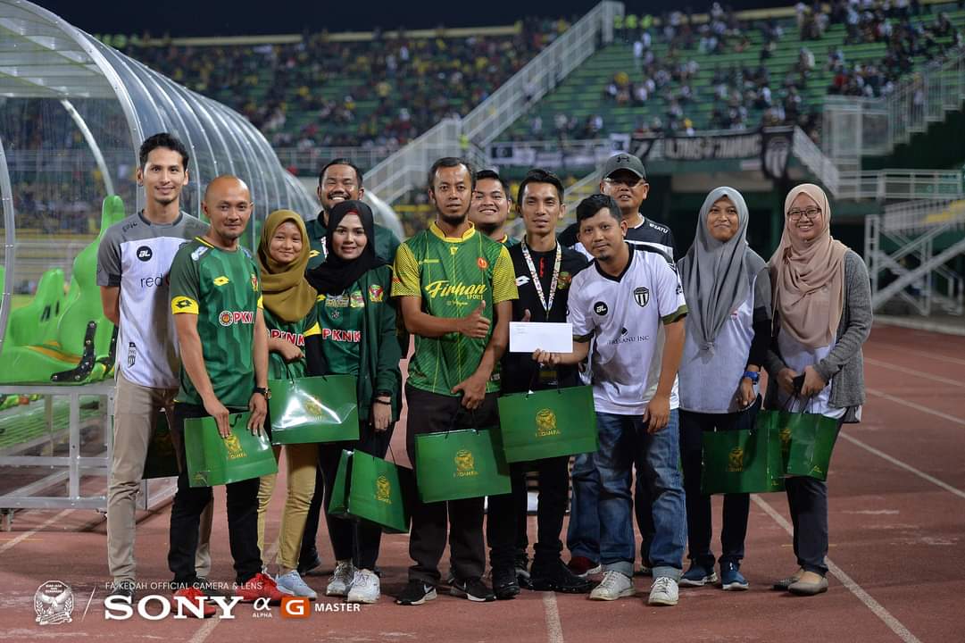 official_kfa's tweet photo. Virtual Face-Off
PENGHARGAAN BUAT KEDUA-DUA PIHAK PENYOKONG @official_kfa dan @FCTerengganu. Anda sangat ๐๐๐๐๐๐๐๐ dan memberikan tentangan sengit kepada Kedah malam ini๐ค
Kepada penyokong Kedah semua, TERIMA KASIH๐ฐ๐
#KedahFA
#VirtualFaceOff
#KEDTFC https://t.co/zo4TmzGnVg