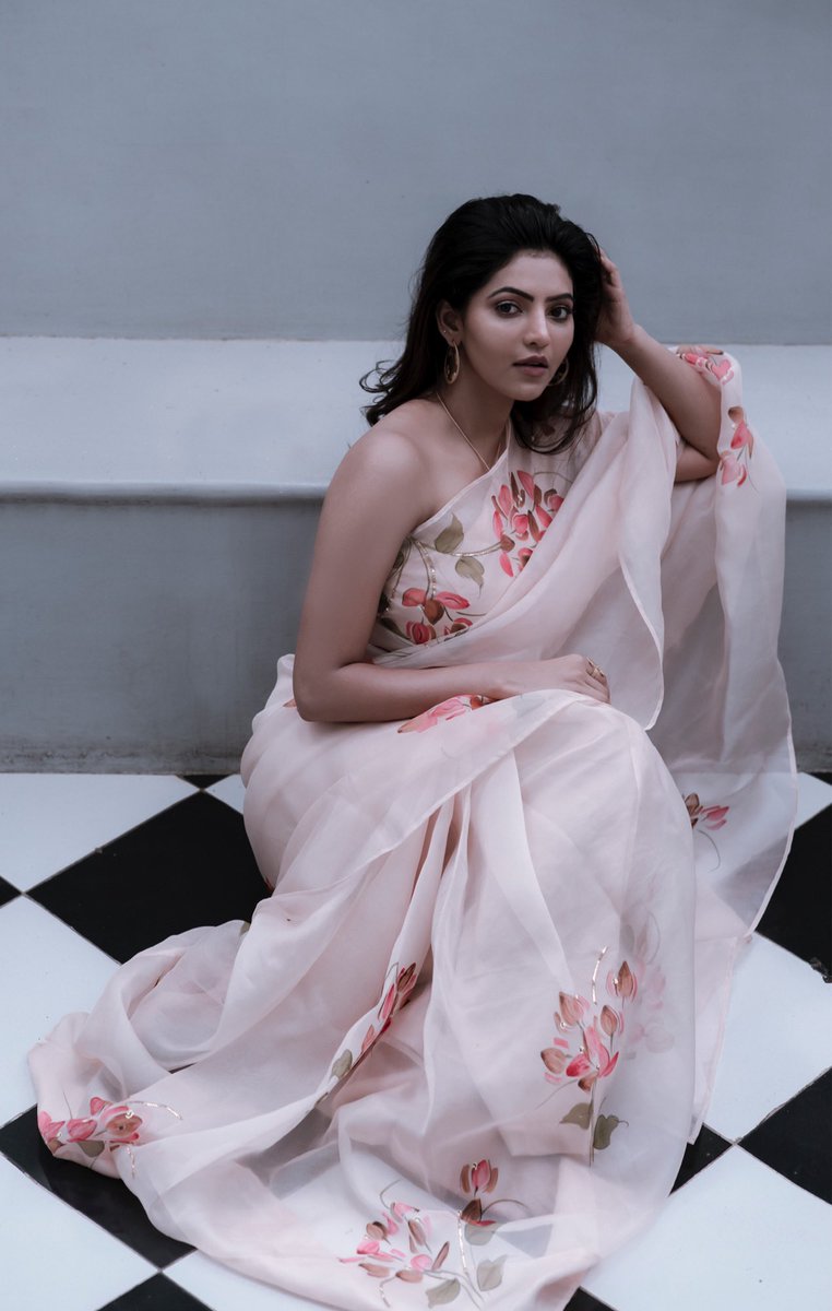 athulyaism's tweet photo. Saree Queen 👑❤

Thalaivi @AthulyaOfficial ❤

#AthulyaRavi #AthulyaRaviFans #Athulyaism #AthulyaSlaves #AthulyaAddicts #Athulya #LittleLadySuperstar #Kannalaghi https://t.co/ideZM2qwhn