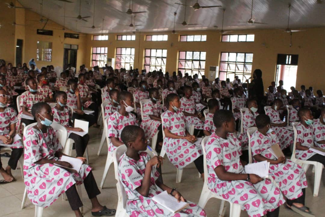 gloriaoladeji's tweet photo. Pictures from @GirlChildDevel1 outreach in conjunction with @GLS_Nigeria @gls_ui
It's our first physical outreach since the pandemic. I had an amazing time engaging the students and answering their questions.
Thank you #GCDH Kwara State Chapter
#EHJMC https://t.co/bglJV8N5bM