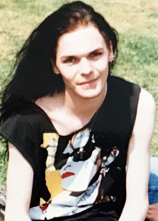 nikgee_hvc's tweet photo. For #TShirtDay on @BBC6Music, I thought I’d post 2 pics of my Creatures T-shirt, taken nearly 30 years apart... #SiouxsieSioux https://t.co/HJojHxQXgx