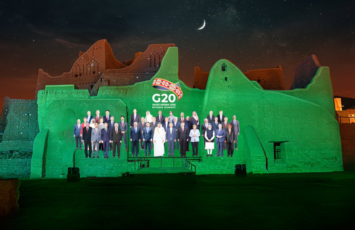 The #G20RiyadhSummit historic virtual Family Photo, projected on the walls of At-Turaif District in Ad-Diriyah.

الصورة الجماعية التاريخية الافتراضية لقمة قادة #مجموعة_العشرين، والتي عرضت على جدران حي الطريف في الدرعية.
