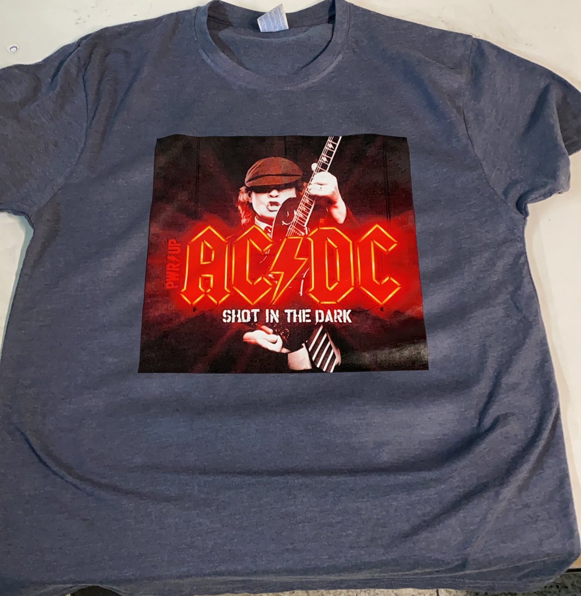 cromaserigrafia's tweet photo. Nuevo regalto camisetina ac dc power up https://t.co/3n0GpuADjH