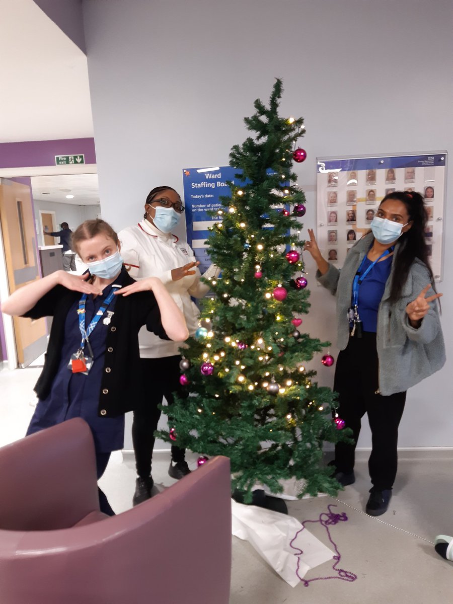 lauren_3405's tweet photo. Christmas has come early on Poplar  ward ! 🌲🤶🎄🎅 #gmmh
@poplar_leanne @Hazel_ParkHouse @fernybells79 https://t.co/NuXRHc70rV