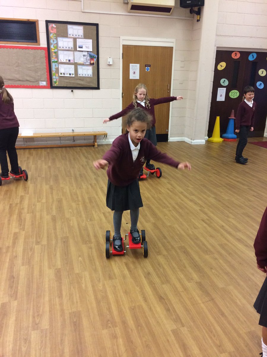 Year4_BroadOak's tweet photo. We had a go at some circus skills during Golden Time today! 🤹‍♂️🎪 🤹‍♀️ https://t.co/i5PJs1f29I