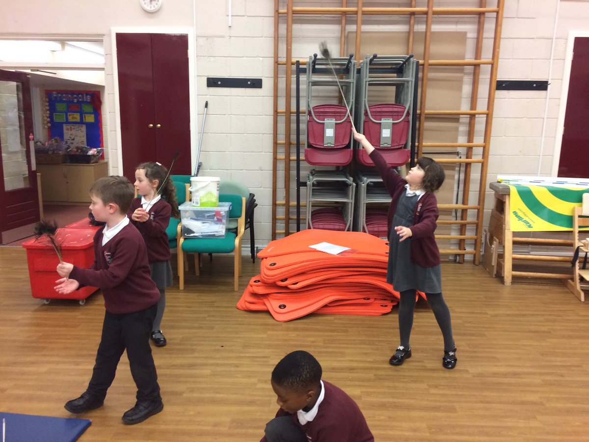 Year4_BroadOak's tweet photo. We had a go at some circus skills during Golden Time today! 🤹‍♂️🎪 🤹‍♀️ https://t.co/i5PJs1f29I