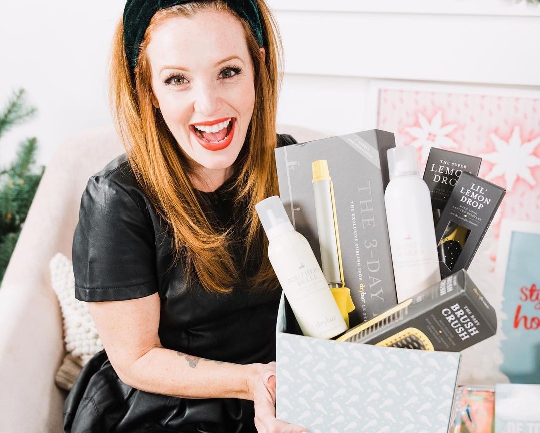 shopbowerplace's tweet photo. Black Friday is here!
Scan & save up to 50% off almost everything in store!
Everyone wins! From now until December 1st! 🙌
#StyleHappy #ShopBowerPlace @ChattersHair https://t.co/CIU1JcqfYO