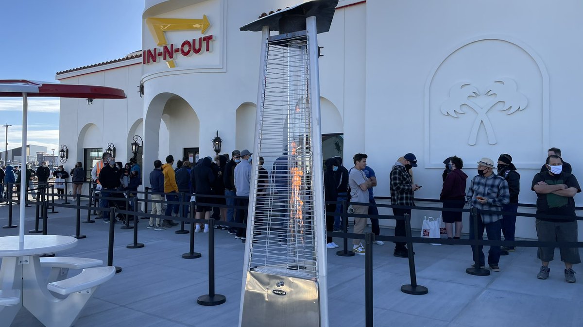 csgazette's tweet photo. Brisk morning but lots of happy burger 🍔 fans in line at In-N-Out. https://t.co/YPDt9tTyyp