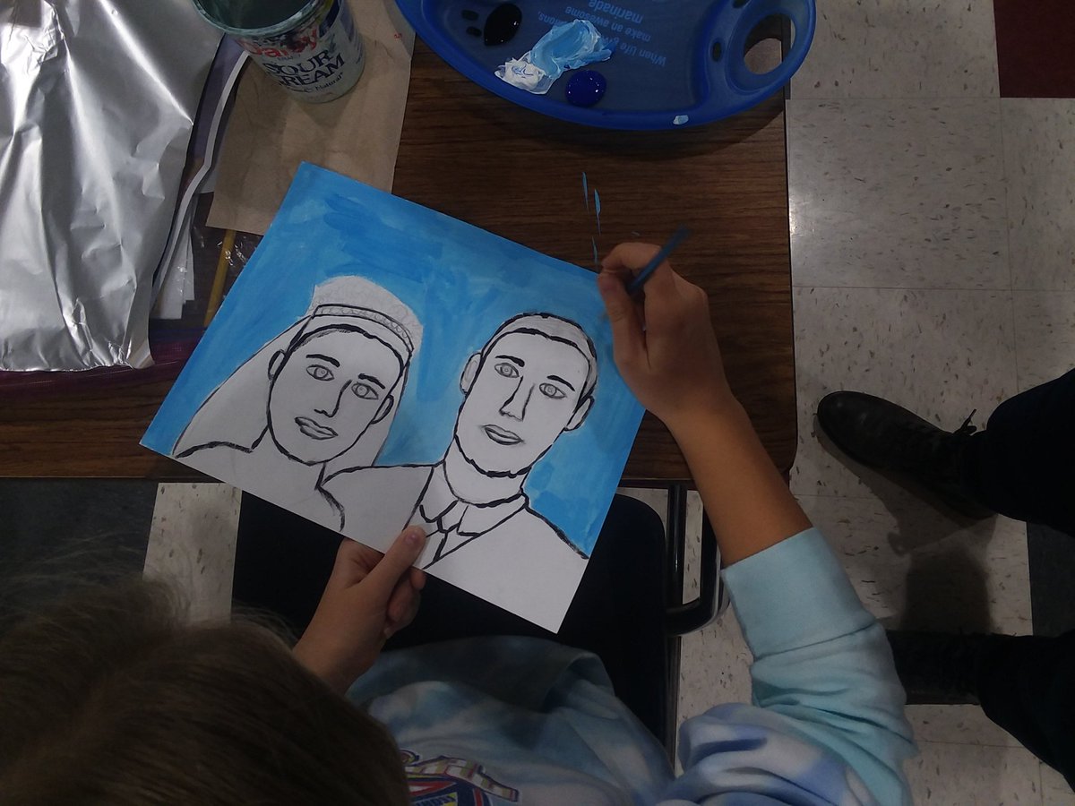 ADM_Ostrander's tweet photo. These 7th graders are amazing me with their focus on their portraits! https://t.co/jJurCKBDak