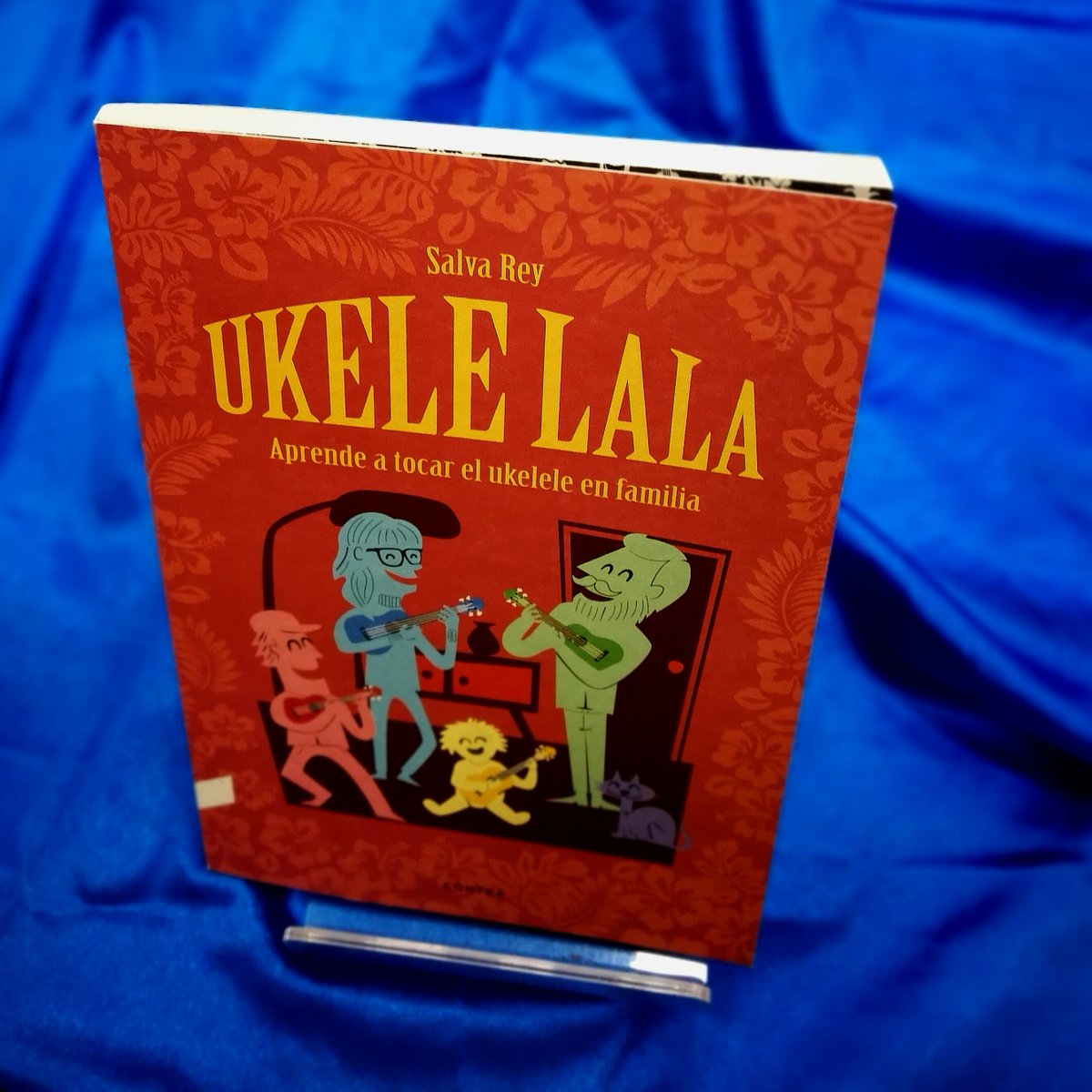 UKELELE DE QUAN EN RAFAEL CASANOVA: aprofitant la re-edició del llibre UKELE LALA de <a href="/SalvaReyNagel/">Salva Rey</a> (o de com enamorar-se d'aquest gran instrument), l'estimat músic de #Poblenou ha recuperat música barroca per a ukelele, com era habitual al s.XVIII😮👂aquí youtube.com/playlist?list=…