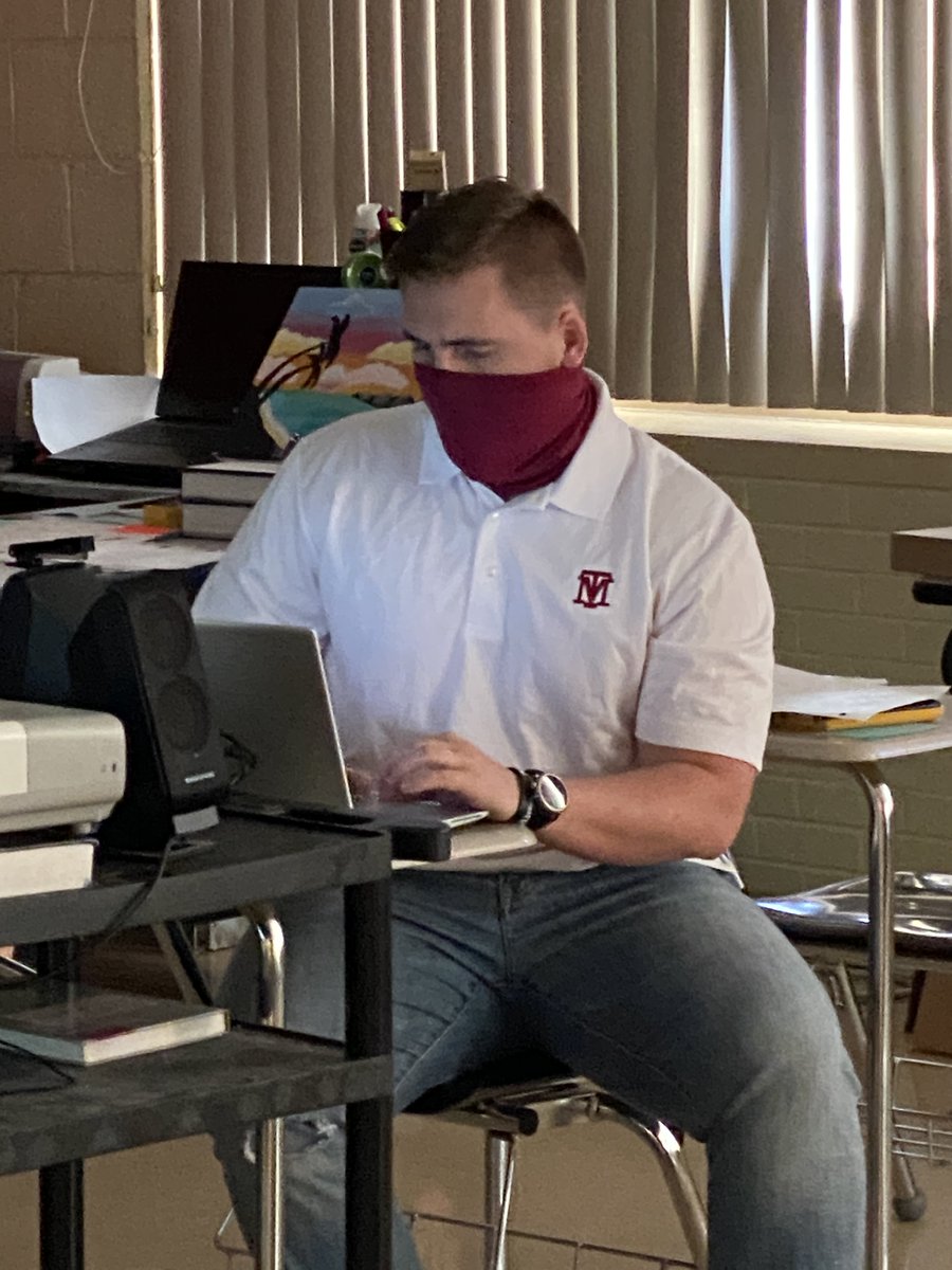 GalaxHigh's tweet photo. GHS Teachers are showing their pride in the Maroon Tide! #MTpride https://t.co/sPkzCz1lEH