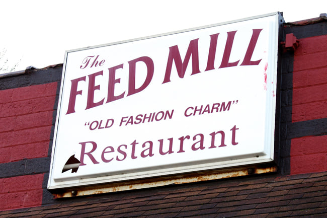 The Feed Mill Restaurant offers takeout. Place your order via the phone!  https://www.facebook.com/thefeedmillrestaurant.net