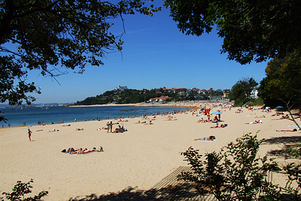 MartaGarciaAmo's tweet photo. Todos los veranos desde que soy pequeña veraneo en Santander y junto con El Sardinero, la playa que más visito es la playa de Los Bikinis. Está dentro del recinto del Palacio de la Magdalena, otro foco turístico.
#mipaisaje #DCSUVA https://t.co/Ae095O1Yss