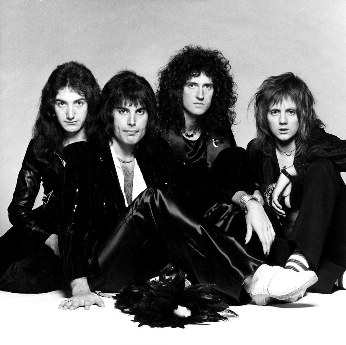 marchenajr's tweet image. Aniversario de "A night at the Opera" de #Queen el disco más importante de su carrera. La historia detrás del álbum de Bohemian Rhapsody y Love of my life. Nuevo episodio de Rock a Domicilio. ➡️ podpage.com/rock-a-domicil…
