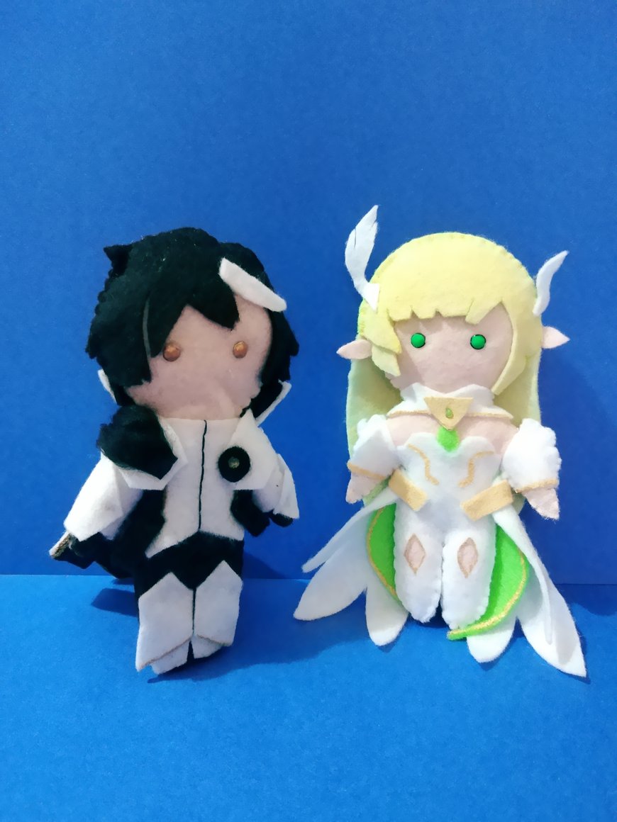 FiammahPrice's tweet photo. I can't believe it! I have #dolls of #raven and #rena of #Elsword ! Thanks the great artist @BakerStDolls she is simply awesome and talented ππ #bakerstreetdolls #cronwell #erindell @ELSWORD_KOG @KOG_KR @Elsword https://t.co/ghRU2bEZlP