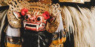 OH I forgot to mention, in the first session, people were very interested in Barong. People were very interested because they found this big mask to be very big, heavy and a bit scary looking. Btw Barong is a Balinese Traditional Dance.