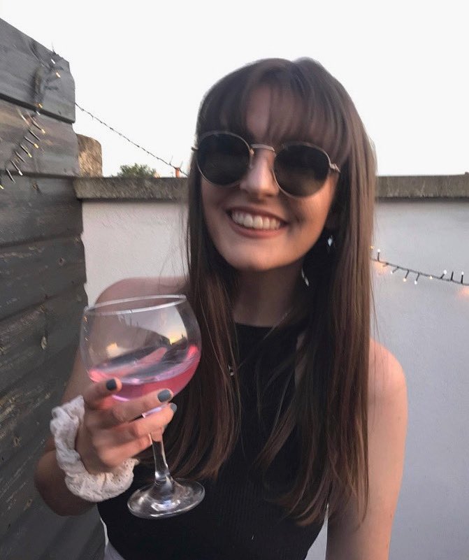 ContentColes's tweet photo. Happy Friday Peeps! 😃

This will be me when the clock strikes 5pm to celebrate another week of lockdown being over 😂 of course without the sunshine and hot summer nights ☀️ 

Hope you have a great Friday and cheers to the weekend 🥂 https://t.co/lX7hmPemt6