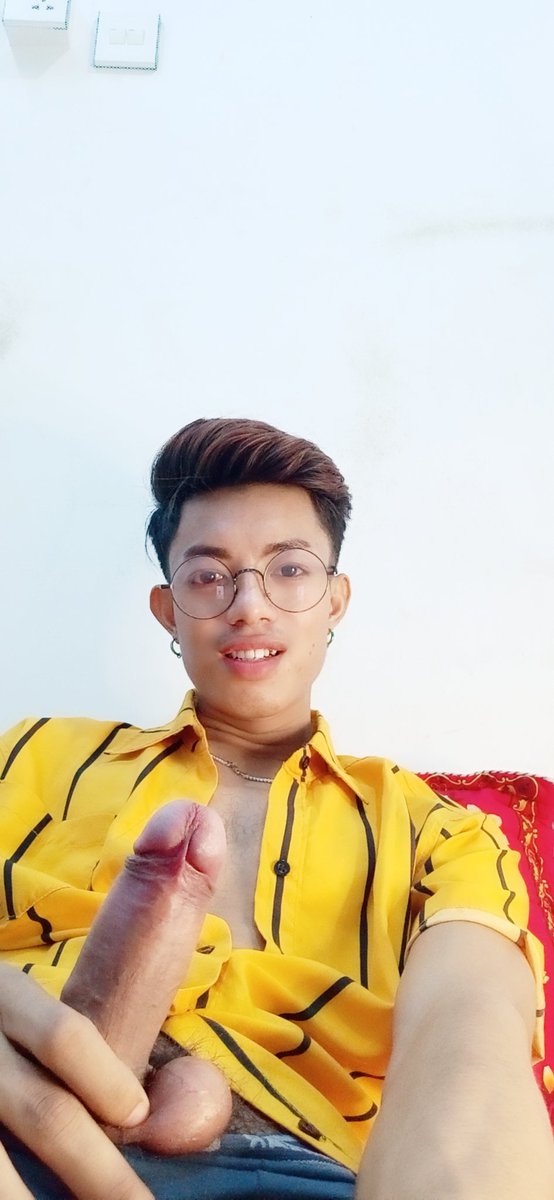 TwayThit2's tweet photo. ခညာလေတို့အကြိုက်ဖစ်မယ်ထင်ပါဒေ
                  🤣🤣🤣🤣
ကျုပ်ကိုကြီးစိတ်ဆိုးနေပြီ https://t.co/EdO6LKHblo
