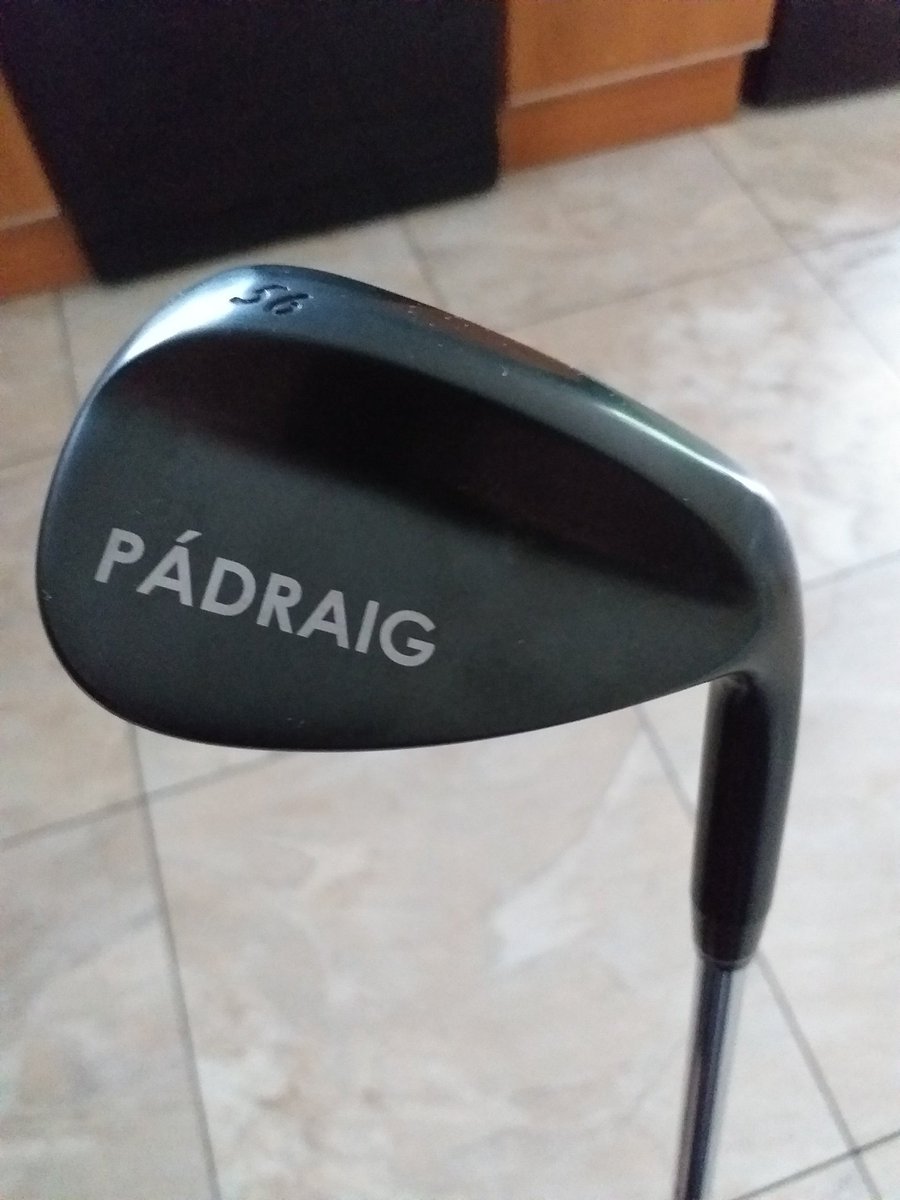 lochlainn1's tweet photo. Look what's arrived, @LynxGolfGlobal can't wait to get this beauty out on the links 👍 thanks again 🙏 https://t.co/LqzCJXAkuJ