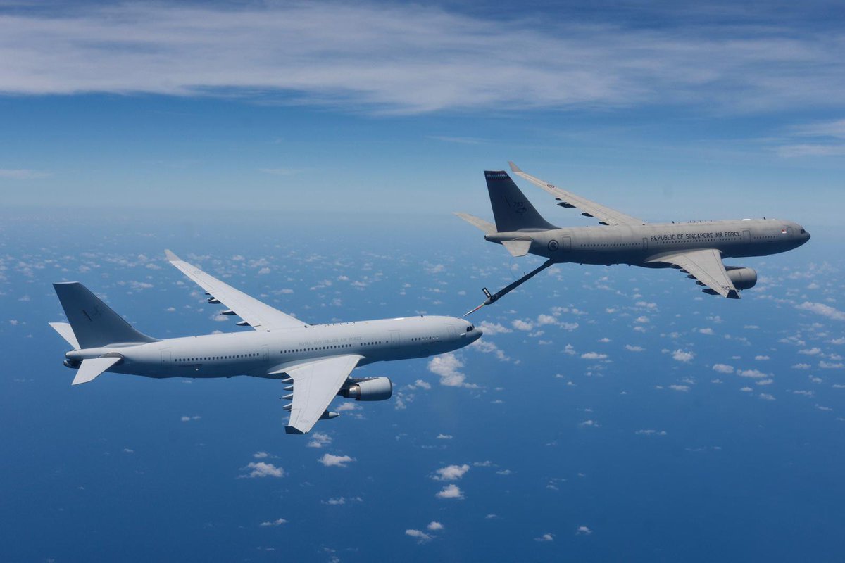 .@TheRSAF conducted their first air-to-air refuelling from its Multi-Role Tanker Transport (MRTT) to the @AusAirForce’s KC-30A in Darwin. These realistic and high-end training reflect the confidence and interoperability between both militaries. 🇸🇬🇦🇺 https://t.co/ndD9FHNG7C