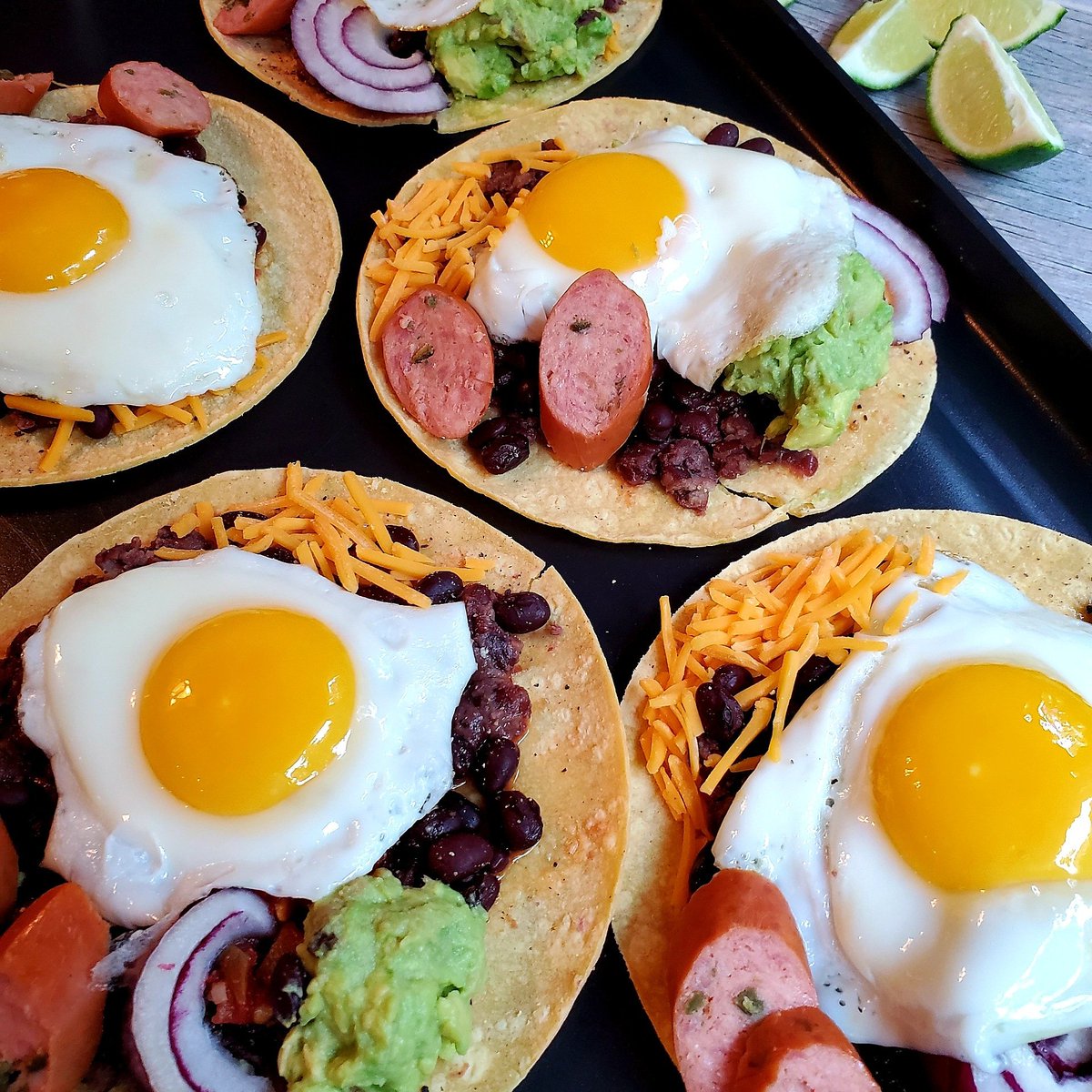 QCSausage's tweet photo. Hello Friday...we've been waiting for you!🌞
#wickedhotsmokedsausages #breakfastwraps #weekendvibes #fridaymorning https://t.co/oYruejbeua