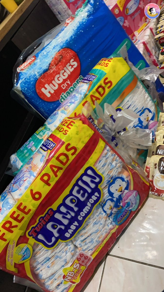 polcahoneybaan's tweet photo. ‼️RE: DONATION DRIVE #UlyssesPH

Our Team packing and getting ready for SUNDAY. To those who still want to send in aid, donation is extended until TOMORROW (SATURDAY) 12PM BKK. Please don't forget to fill out the form once done. Thank you ja 💕💙

#Tawan_V #Newwiee
#TayNew #เตนิว https://t.co/WSKmP71Ykh