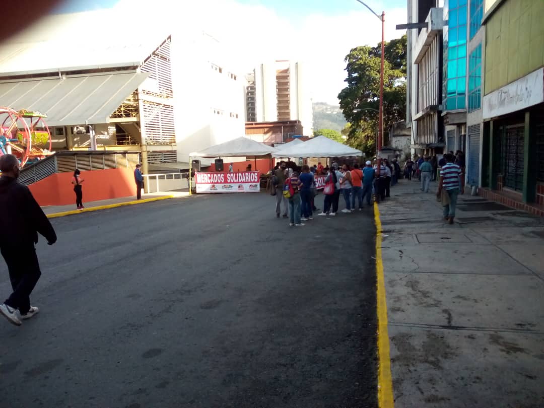 gregorysilvad's tweet photo. Así pretende @wisely2021 sabotear la visita del presidente @jguaido  a #LosTeques

Pero seguimos firmes y con más fuerza que nunca por Venezuela! https://t.co/VXZ7v8OFdz
