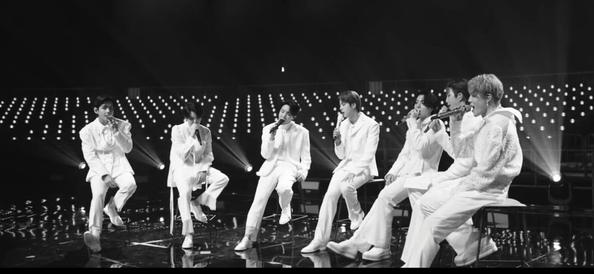 Bu zor günlerde bize umut olduğunuz için teşekkür ederim siz herşeyin en güzelini hakediyorsunuz💜💜💜💜💜💜💜😭
#LifeGoesOnWithBTS