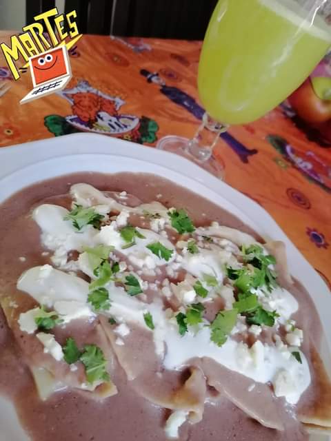 MaraGua70511535's tweet photo. Unas enchiladas para desayunar
#ConLaFamilia https://t.co/vRNfTkU5GR