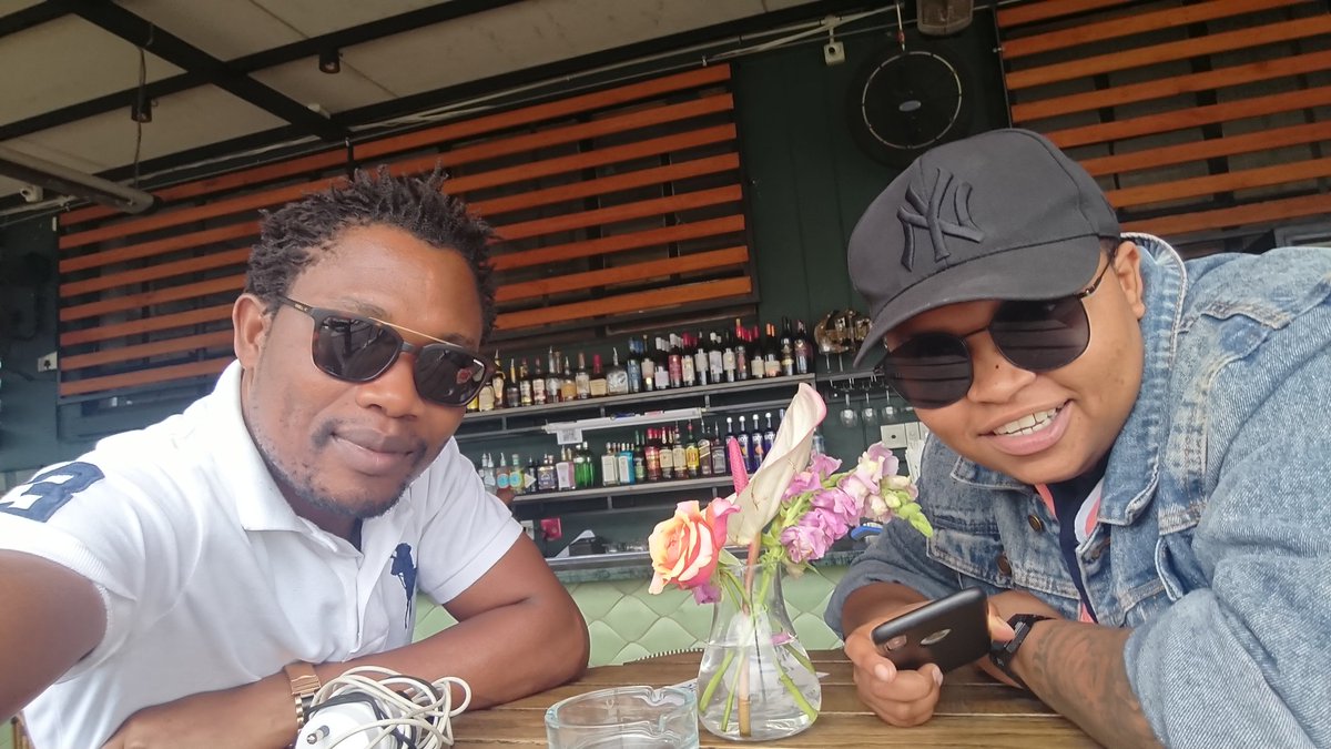 SpiweZulu's tweet photo. Business meeting and lunch with Sevie Phiri @IrunSmokey and Tom the owner at Street Bar Named Disire RoseBank.
#RoseBank #Venue #video #production #lushafrica #SeratoMedia #jozi #music #food #Osadandaulamw https://t.co/BhDpExeKD6