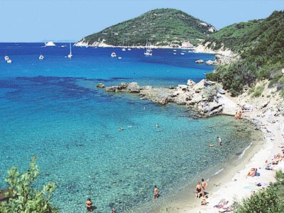 CentralElba's tweet photo. One of the most important and beautiful #trekking in Portoferraio is the walk that goes from the Viticcio’s gulf to the Biodola’s gulf! It is long 7.2 km and you can enjoy the nature and the sea at the same! Try it out!!🌿🚶🏻‍♂️☀️🌊 https://t.co/BVUNMDlIrK