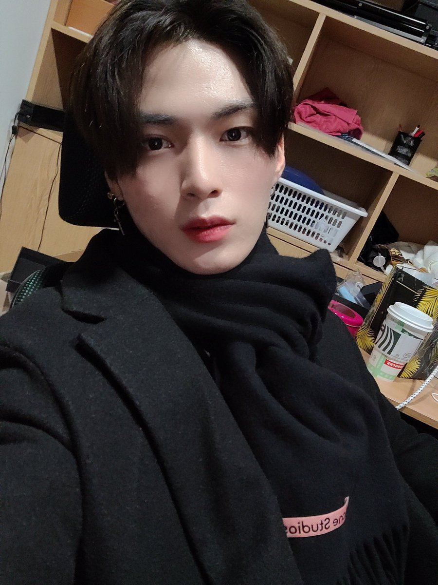 7OC_official's tweet photo. [#한겸]

넘 즐거운 인스타라이브♡♡
고마워여 로즈 thank you

#세븐어클락 #송한겸 #로즈 #♡ #0,1
#인스타라이브 https://t.co/yISdpH8PrR