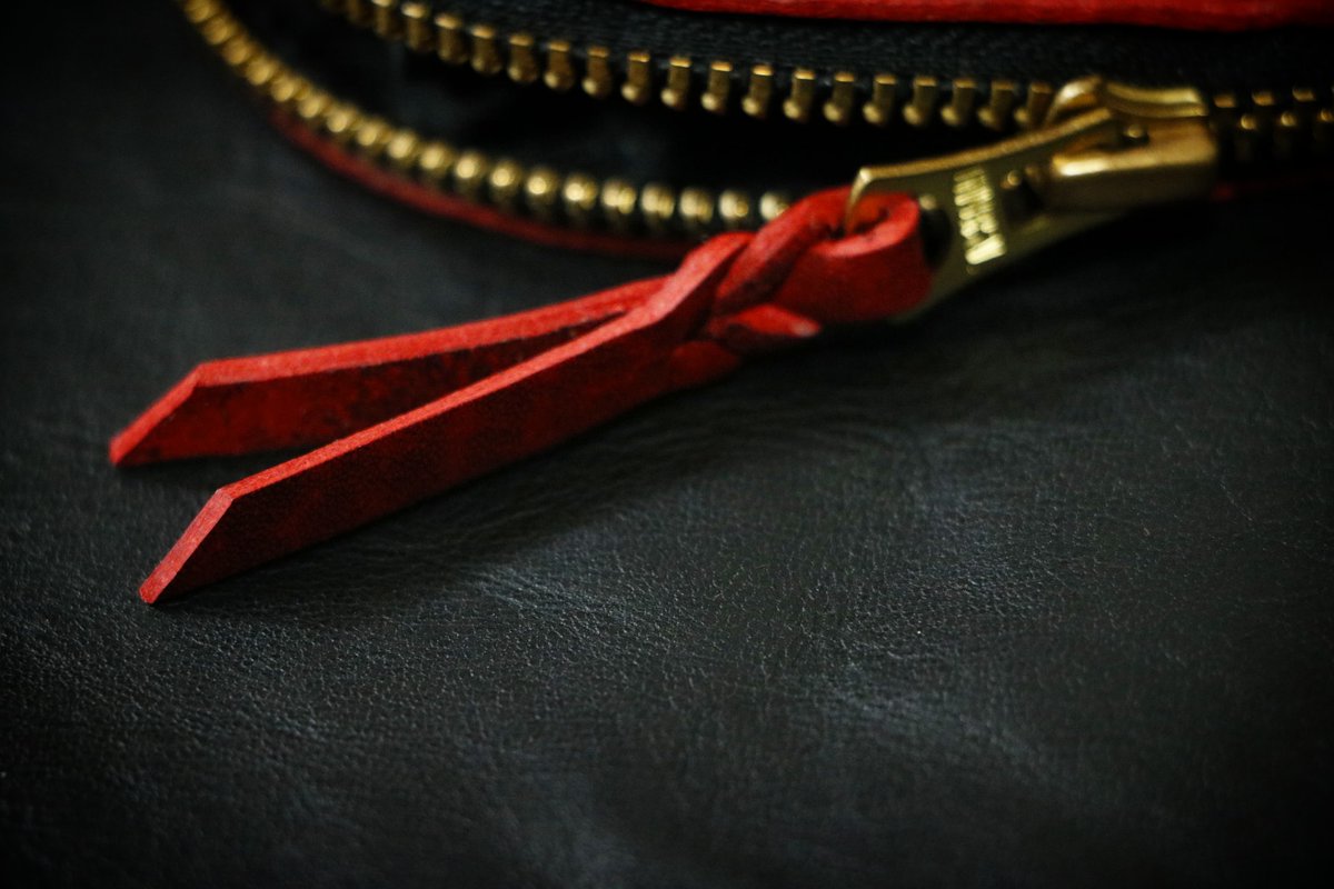 HjKouki's tweet photo. #rugato #read 
#belgiumleather 
#belgium #wallet 
#zipwallet #mediumwallet 
#mimiwallet 
#leathercraft #leather https://t.co/l8zNaxo0uX