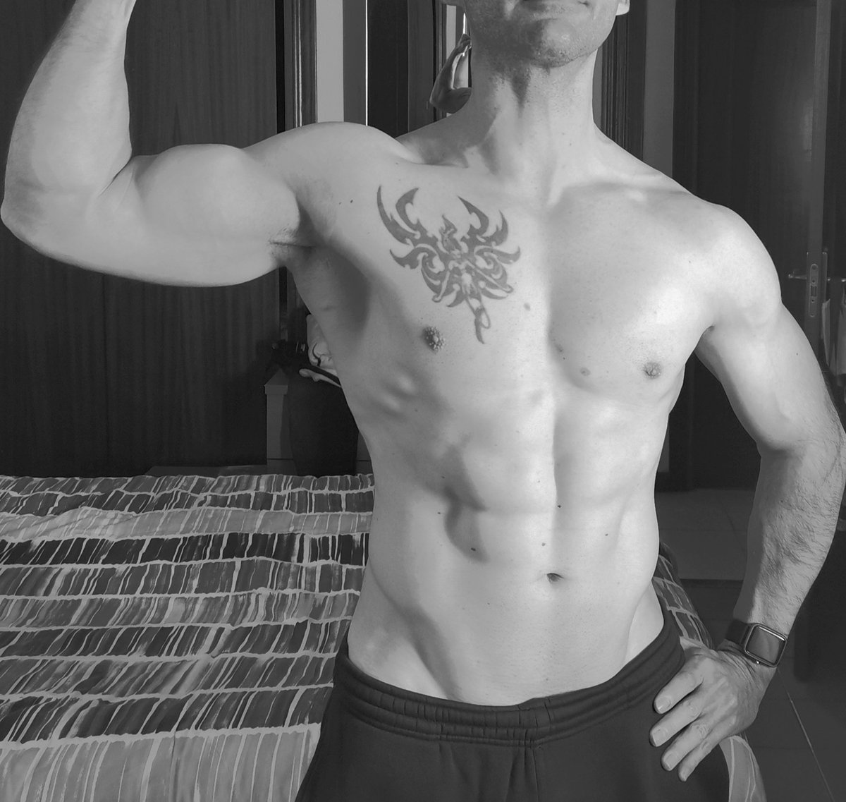 AngelOsoLillo's tweet photo. Sigamos subiendo. #Alcorcón #fitnessman #fitness #noChemical #sinfiltros #realbody #naturalbody #esfuerzo #sacrificio #modoInviernoOn https://t.co/MtA6IlUVxF