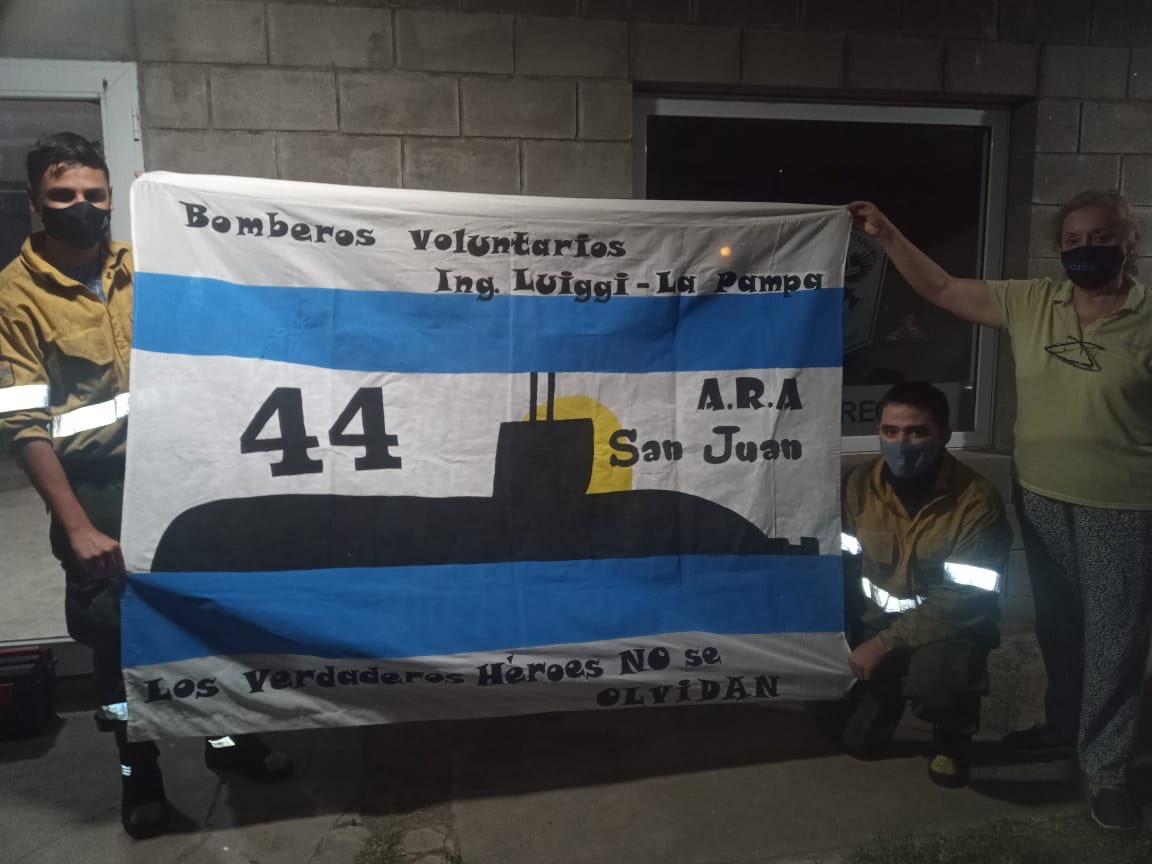 imanabela's tweet photo. Hoy en el día de la soberanía Argentina vamos a recordar a nuestros 44 héroes con este hermoso homenaje desde Ing. Luiggi - La Pampa.
Gracias Bomberos Voluntarios 🚒 y gracias Olga Ester Chodelka Aguilera por siempre estar a mi lado nunca voy a olvidar que fuiste 🇦🇷 https://t.co/uAXo50306c