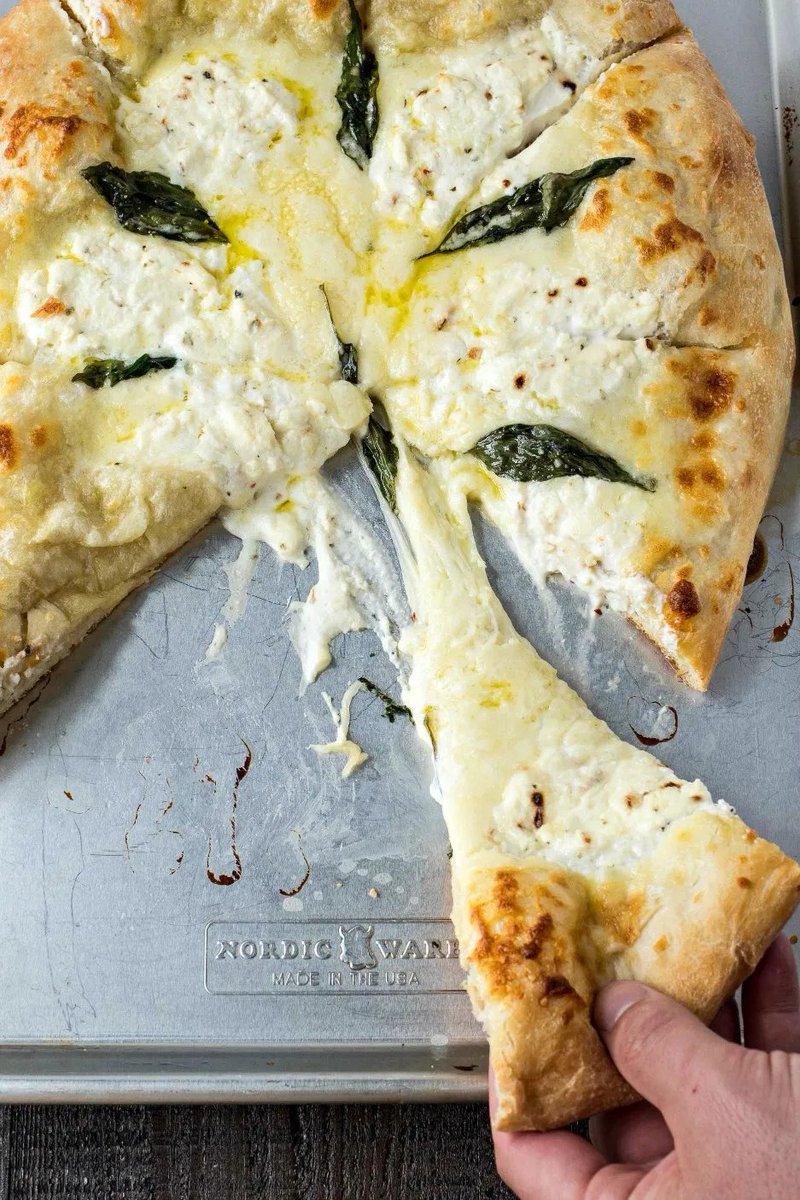 LucaPizzaVan's tweet photo. The final #PizzaoftheNight is one of Luca's favorites. It is the 'Bianca' pizza. 

Make your final pizza a special one ;) https://t.co/MHo1Jp0Vnp