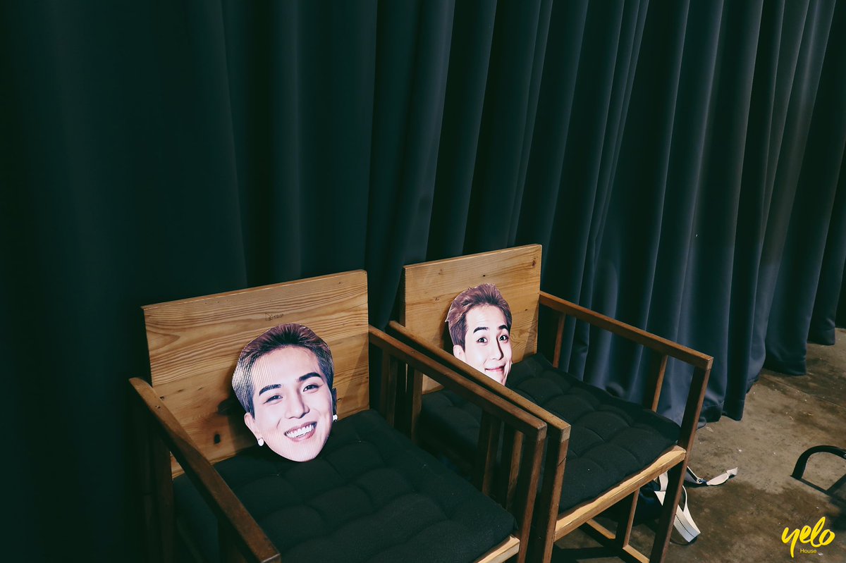 YeloHouse's tweet photo. ภาพบรรยากาศงานวันแรก
MINO is My Art 🎨💖
นิทรรศการยังมีถึงวันอาทิตย์น้า
แวะมาเยี่ยมชมภาพสวยๆจากแฟนๆพี่มิกันได้นะคะ🥰✨
#YeloHouse #Minoismyart #mino https://t.co/08bGbwTIAi