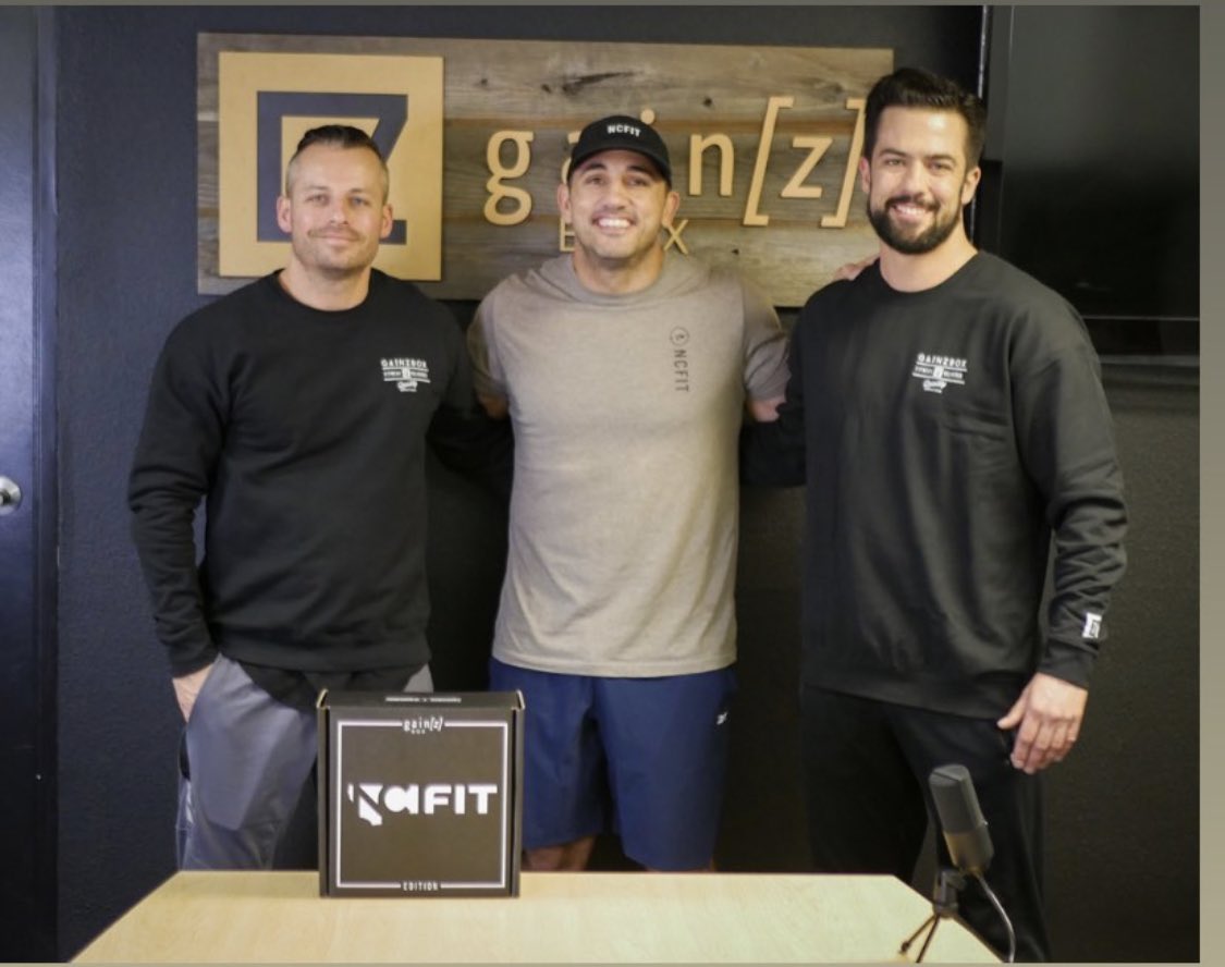 alexxaugustus's tweet photo. Always a good feeling when one of the biggest names in #CrossFit is in front of your logo. #jasonkhalipa #ncfit https://t.co/1U928erRRc