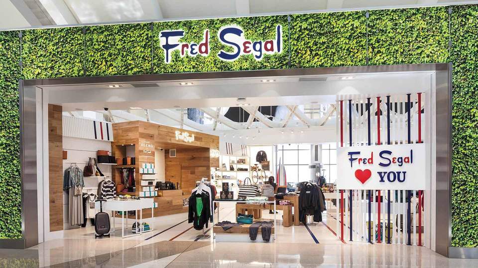 cppluxury's tweet photo. Fred Segal debuts live-streaming shopping channel

https://t.co/PWhJ7J5xbU 

#FredSegal #retailer #luxury #fashion #luxuryfashion #livestream #talkshoplive @FredSegalSM https://t.co/kLeC9jBR0X