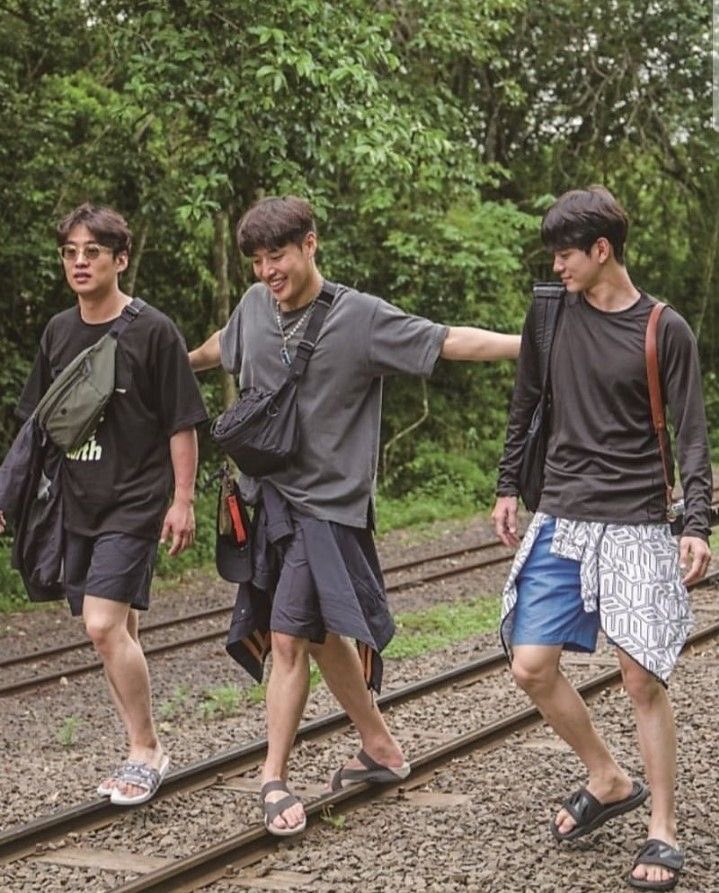 lenibetch06's tweet photo. Haneul’s so good-looking I can’t 🥺🤧💘😍😍😍
#KangHaNeul
#traveler2 https://t.co/bIA3i3W66J
