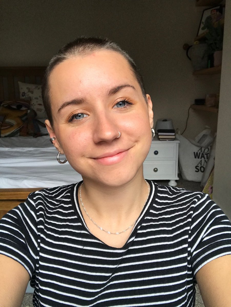 RefugeCharity's tweet photo. @plastic_freephd is this week's #FridayFundraiser – she's shaved her head to fundraise for #TeamRefuge! 
She's raised £1093 - that's enough to welcome 21 women into one of our refuges for one night!
If you'd like to support her fundraiser go here 👇
https://t.co/3PYVl30j9b https://t.co/jet6yE8YuI