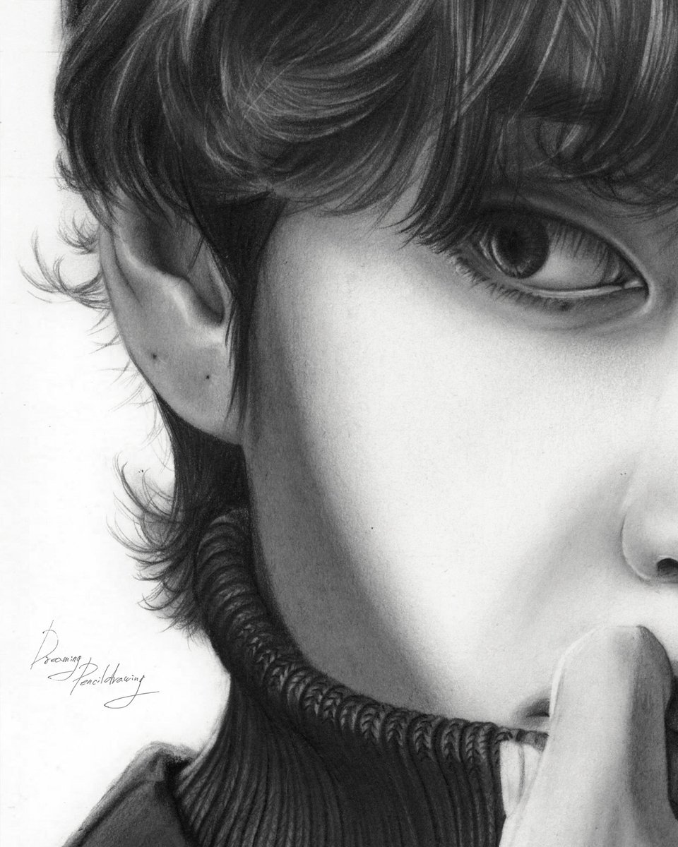 D_Pencildrawing's tweet photo. 유튜브 라이브 진행하면서 전 과정을 다 보여드렸던 그림이에요.. 
처음이라 너무 떨렸지만 그래도 끝까지 마무리 잘 해보았습니다. 
그림하고는 안어울리지만..
새 앨범 나온거 너무너무 축하합니다~
늘 그렇듯 잘 들을께요~
@bts_bighit #BE #LifeGoesOnWithBTS #TO_BTS #방탄소년단 #bts #v https://t.co/kAogIfdS8j
